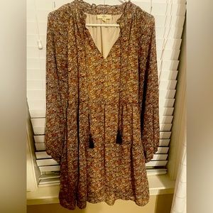 Entro: Tiered Long Sleeve Dress